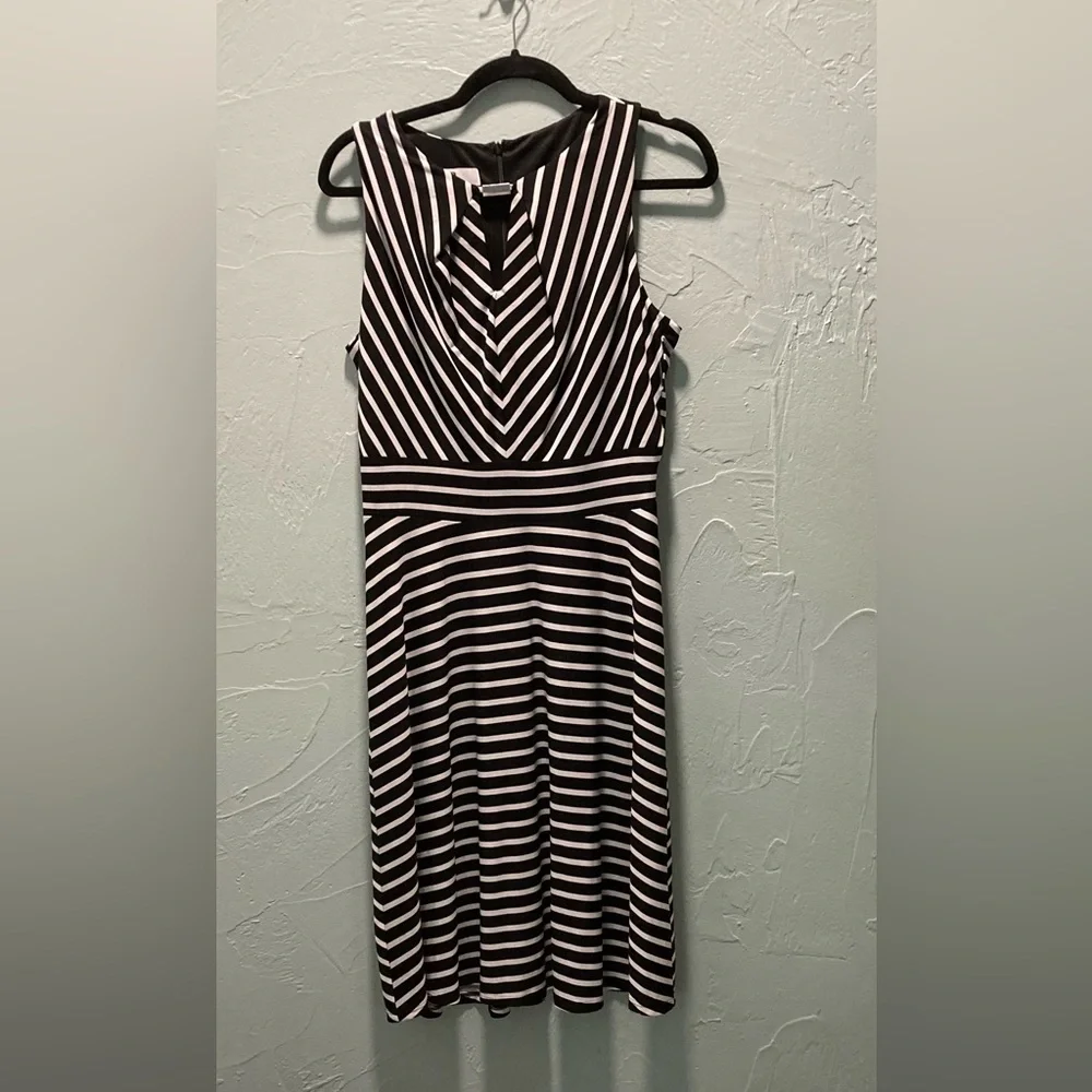 DR Collection
8 Dress - Picture 1 of 5